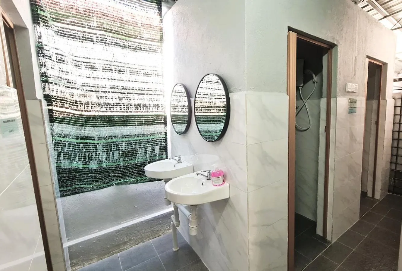Bs Home Near Lam Wah Ee Hospital Jelutong 0*,
